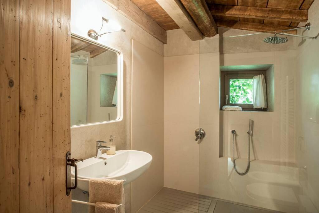 Betta - Newly Renovated Lake-View Terrace Apartment, Peaceful And Silent Surroundings 토스콜라노마데노 외부 사진